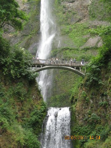 Multnomah Falls  13 Megabytes